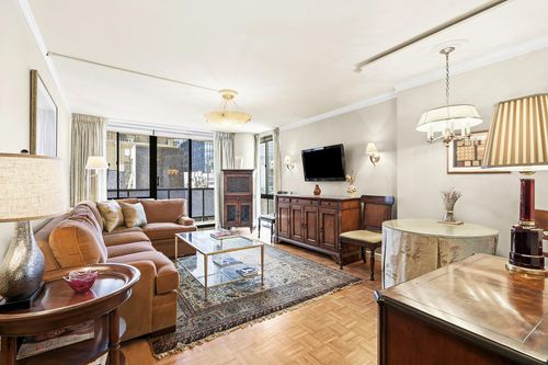 9a-255 E 49th Street, New York City, NY, 10017 | Card Image