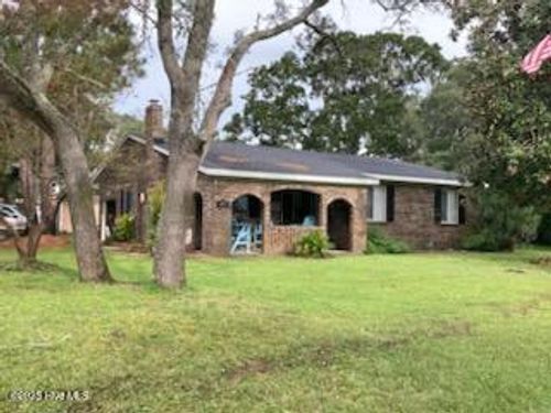 201 Ne 48th St, Oak Island, NC, 28465-5304 | Card Image