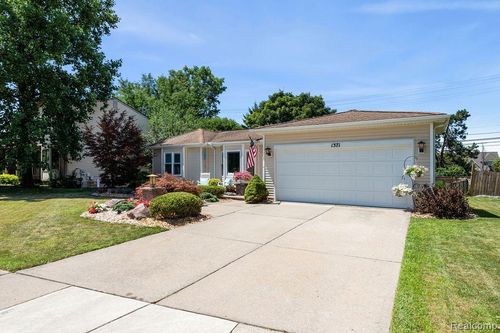 1371 Knightsbridge Rd, Canton, MI, 48187-2976 | Card Image