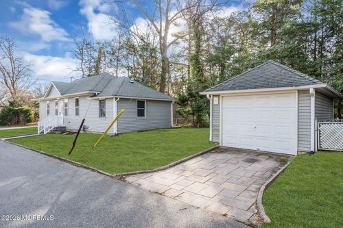 140 Camp Meeting Ave, Island Heights, NJ, 08732-7707 | Card Image