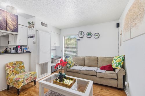 a201-2801 Hemphill Park, Austin, TX, 78705-4125 | Card Image