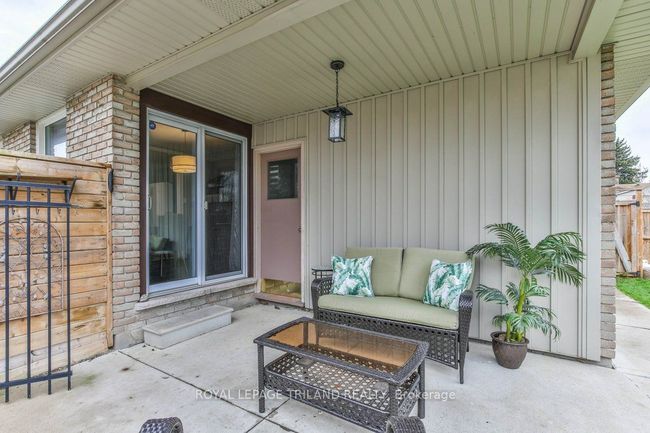834 Viscount Rd, House other with 3 bedrooms, 2 bathrooms and 4 parking in London ON | Image 37