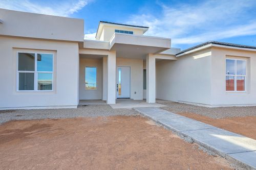 9 Express Dr, Edgewood, NM, 87015-9164 | Card Image