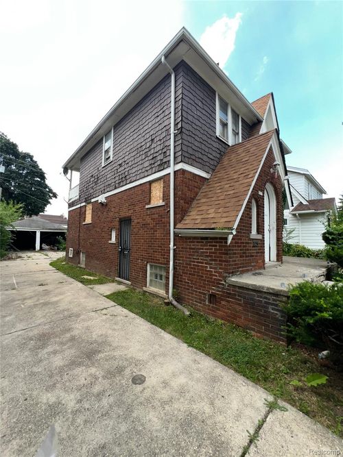 5727 Buckingham Ave, Detroit, MI, 48224-3256 | Card Image