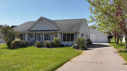 1239 Clubhouse Dr, Lake Isabella, MI, 48893-9343 | Card Image