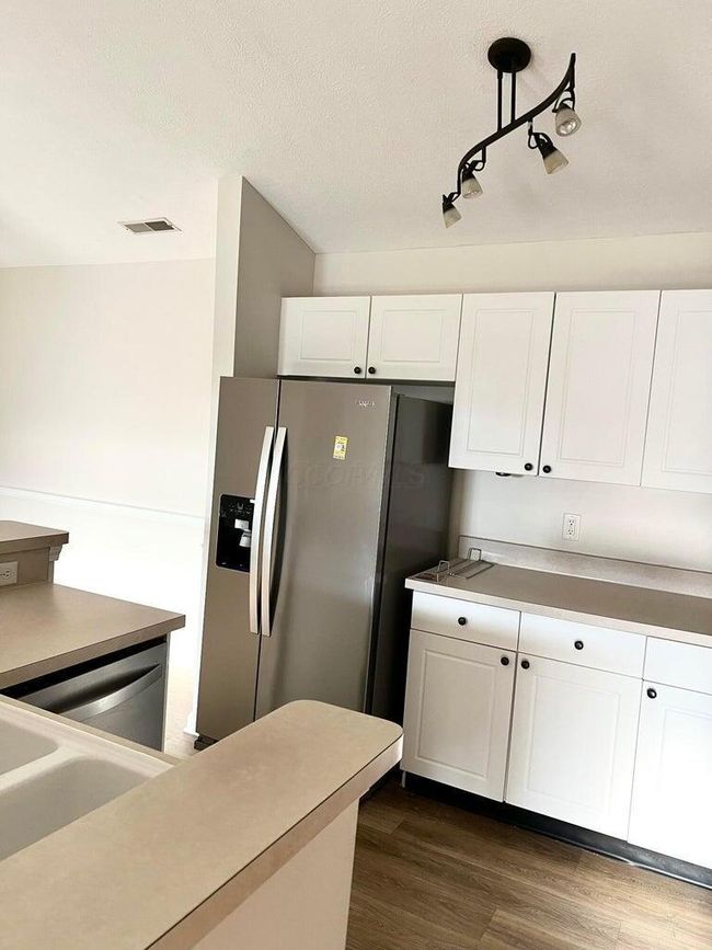 8061 Cranes Crossing Dr, Condo with 2 bedrooms, 2 bathrooms and null parking in Lewis Center OH | Image 15