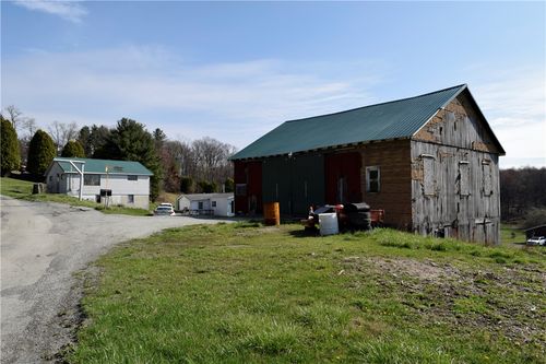 254 Piper Gross Rd, Latrobe, PA, 15650-9709 | Card Image