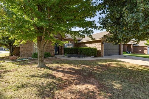 4200 Manhattan Drive, Moore, OK, 73160 | Card Image