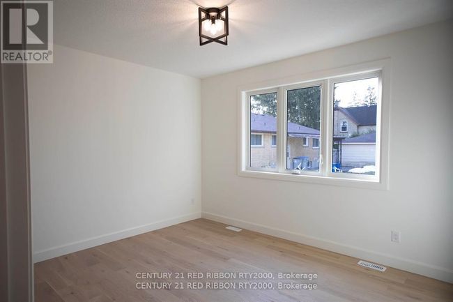 6 - 430 Head St N, House other with 2 bedrooms, 2 bathrooms and 4 parking in Strathroy ON | Image 10
