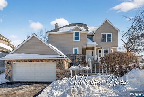 5 Witherwood Dr, Hamburg, NJ, 07419-1273 | Card Image