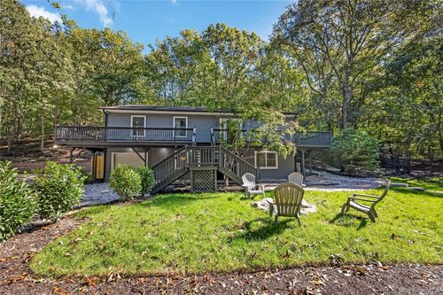 644 Bread And Cheese Hollow Road, Huntington, NY, 11768 | Card Image