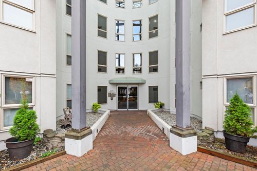 {{alt}} | Card Image