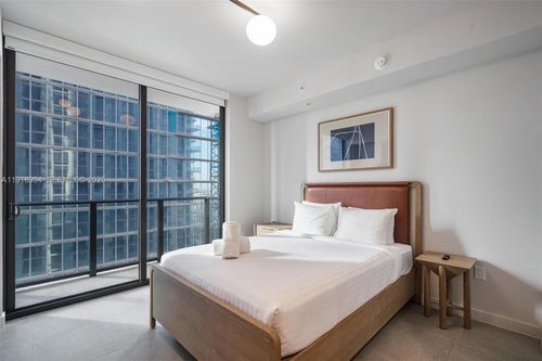 2206-11 Ne 6th St, Miami, FL, 33132 | Card Image