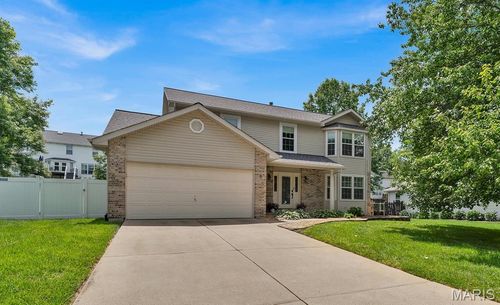 8 Statesman Dr, O Fallon, MO, 63368-8503 | Card Image