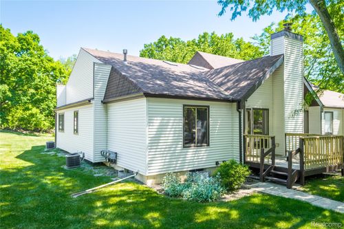 2925 Staten Avenue, Lansing, MI, 48910 | Card Image