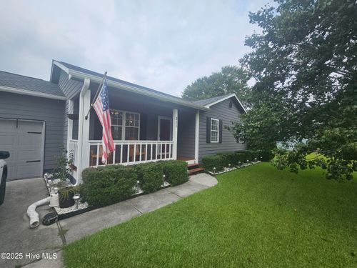 311 Riggs Rd, Hubert, NC, 28539-4037 | Card Image