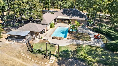 450 Rustic Oaks Rd, Seagoville, TX, 75159-5609 | Card Image