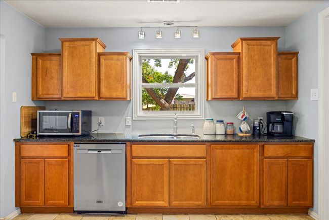 111 Encino Springs Ln, House other with 3 bedrooms, 2 bathrooms and null parking in Weatherford TX | Image 30