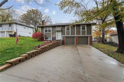 1912 Se Piccadilly Street, House other with 3 bedrooms, 2 bathrooms and null parking in Blue Springs MO | Image 2