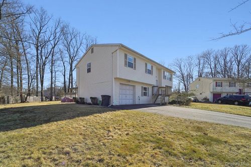 7 Harriet Ln, New City, NY, 10956-7170 | Card Image