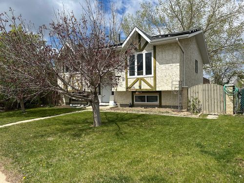 44 Wildrose Cres W, Brooks, AB, T1R0A4 | Card Image