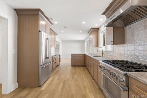 1 Ellen Ct, Rye, NY, 10580-2609 | Card Image