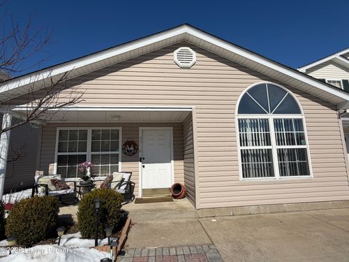 6516 Cottagemeadow Dr, Louisville, KY, 40218-3972 | Card Image