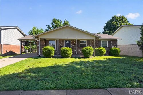 2371 Farflung Drive, Florissant, MO, 63031 | Card Image
