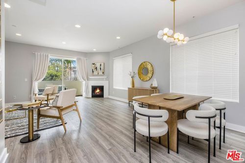 102-11851 Laurelwood Dr, Studio City, CA, 91604-3819 | Card Image
