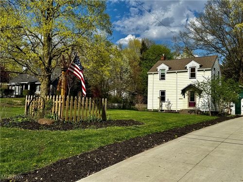 3899 Easton Rd, Norton, OH, 44203-5745 | Card Image