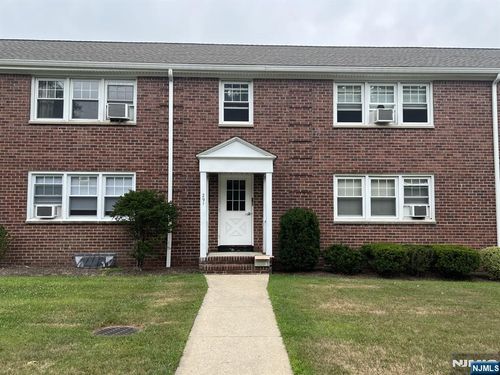 291 Bogert, River Edge, NJ, 07661 | Card Image