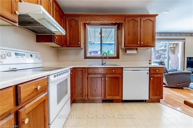 601 Bunting Rd, House other with 3 bedrooms, 2 bathrooms and 6 parking in Saint Catharines ON | Image 18