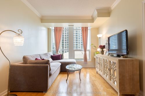 1311-628 Fleet St, Toronto, ON, M5V1A8 | Card Image