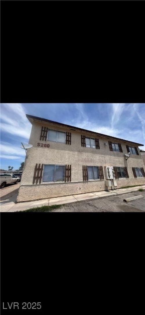 5260 Carriellen Ln, Las Vegas, NV, 89110-3676 | Card Image