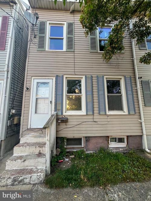 640 2nd St, TRENTON, NJ, 08611-3332 | Card Image