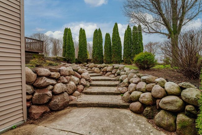 585 Overlook Pass, House other with 5 bedrooms, 4 bathrooms and null parking in Fredonia WI | Image 5