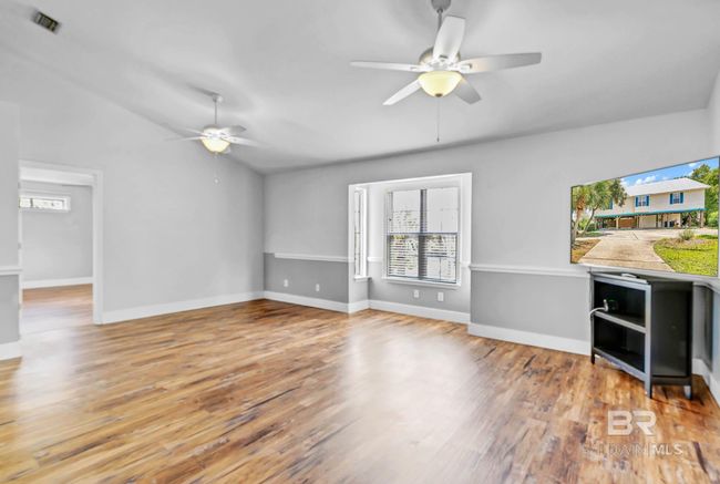 Living Room | Image 18