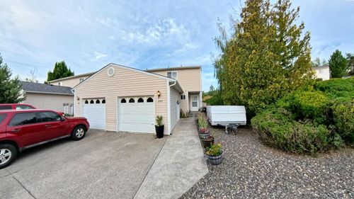 287 Nw Clay Ct, Pullman, WA, 99163-3698 | Card Image