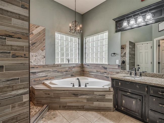 10711 Crystal Creek Dr, House other with 5 bedrooms, 3 bathrooms and null parking in Mustang OK | Image 23