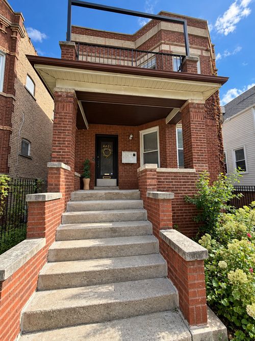 4421 N Kimball Ave, Chicago, IL, 60625-4994 | Card Image