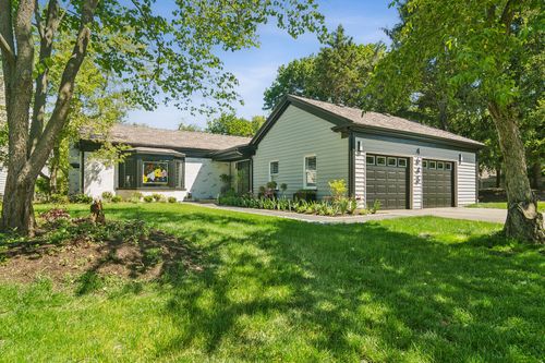 4643 Lake Point Cir, Long Grove, IL, 60047-5268 | Card Image