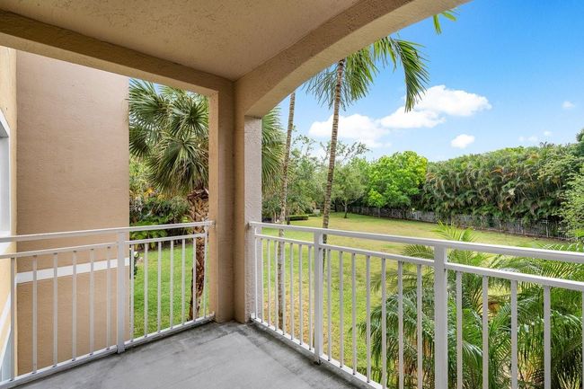 APT-208 - 6492 Emerald Dunes Dr, Condo with 3 bedrooms, 2 bathrooms and null parking in West Palm Beach FL | Image 24