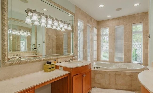 Primary Bathroom | Image 14