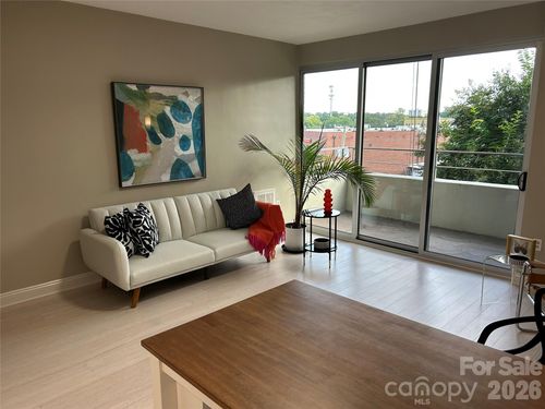 apt-300-1300 Reece Rd, Charlotte, NC, 28209-2179 | Card Image