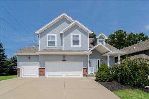 1968 W Forest St, Olathe, KS, 66061-8845 | Card Image