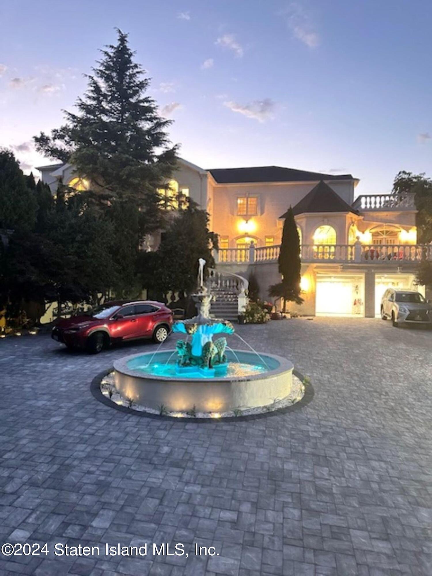 Peter Ct, Staten Island, NY 10304