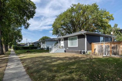 346 8 St Sw, House detached with 3 bedrooms, 2 bathrooms and 1 parking in Medicine Hat AB | Image 2