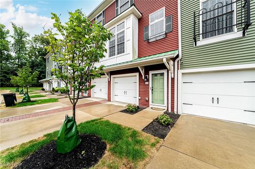 30 Grandview Dr, Rocky River, OH, 44116-2376 | Card Image