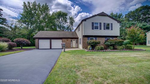 220 Double Creek Pkwy, Freehold, NJ, 07728-3055 | Card Image
