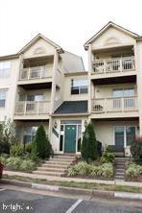 302-10998 Koman Cir, MANASSAS, VA, 20109-7754 | Card Image